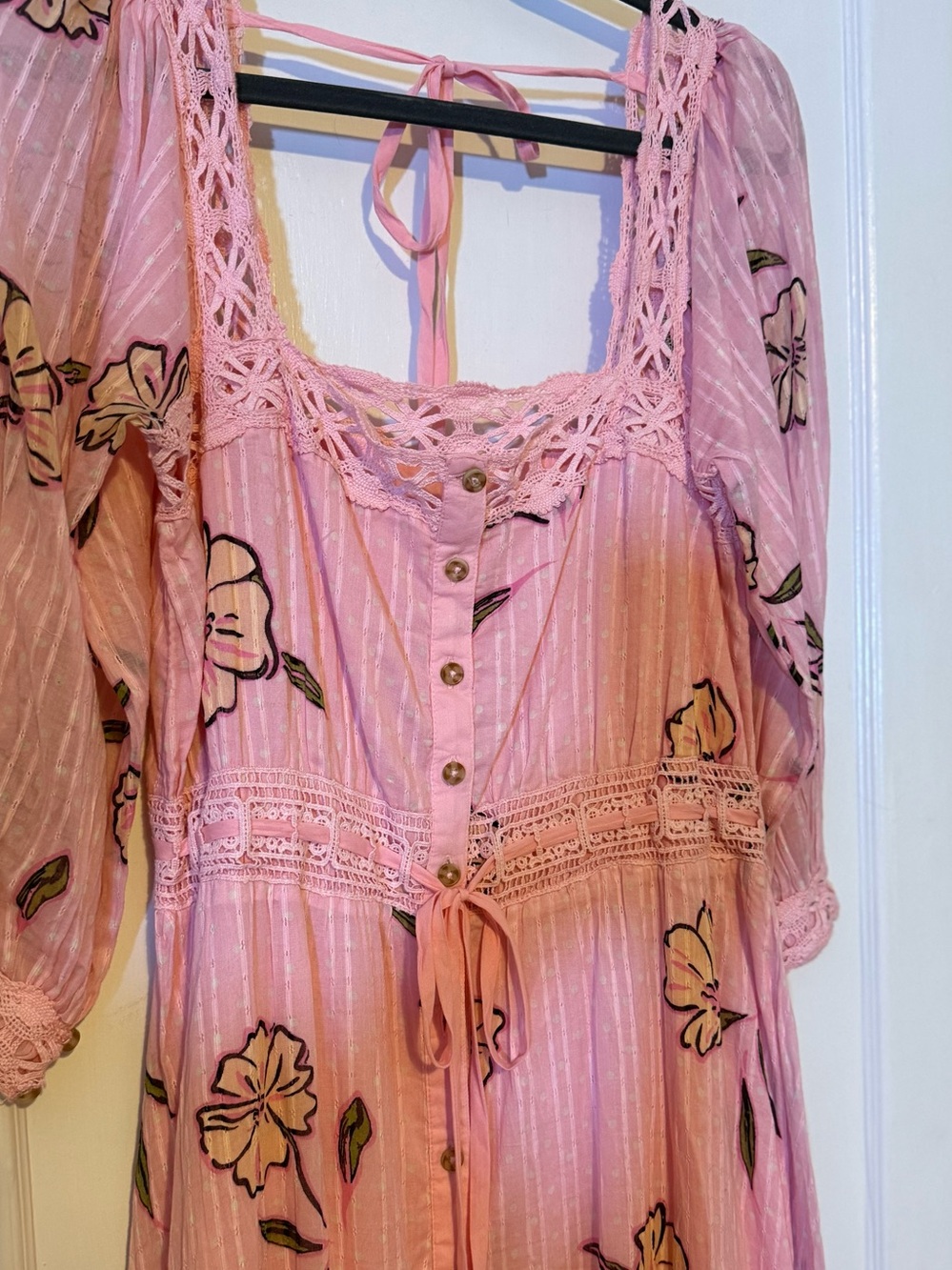 NEW Free People Pink Floral Maxi Dress, sleeves, size M, cotton, crochet detail - Picture 11 of 11